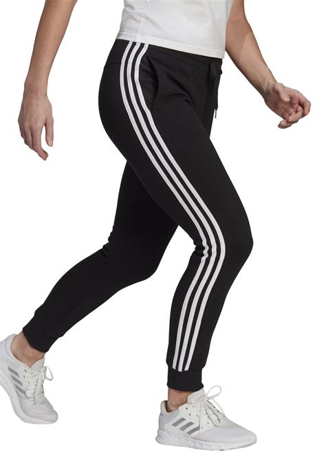 mooie meid in adidas broek|adidas leggingsbroek dames.